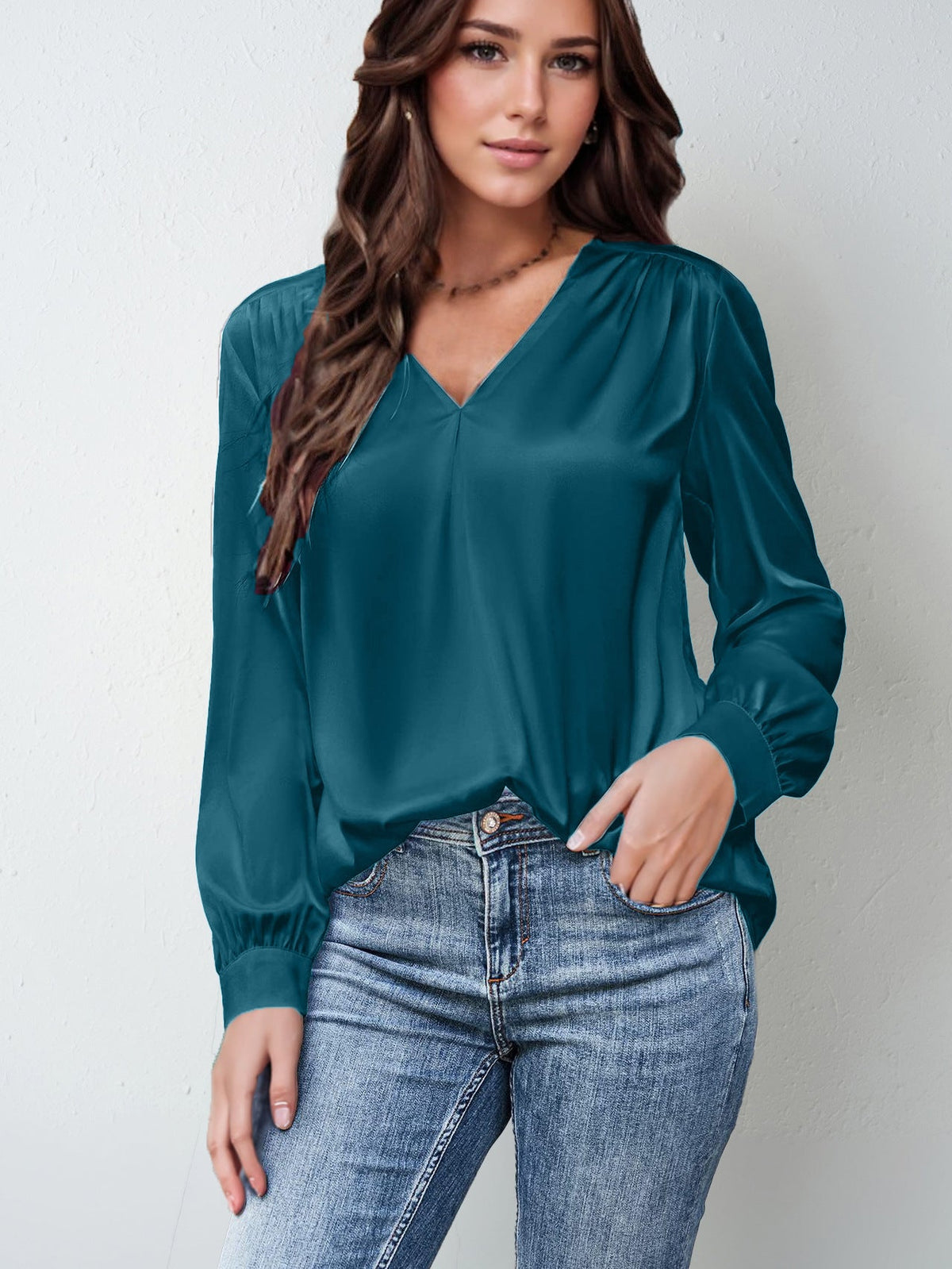 Blusa de Satén Fluida con Escote en V – Azul petróleo