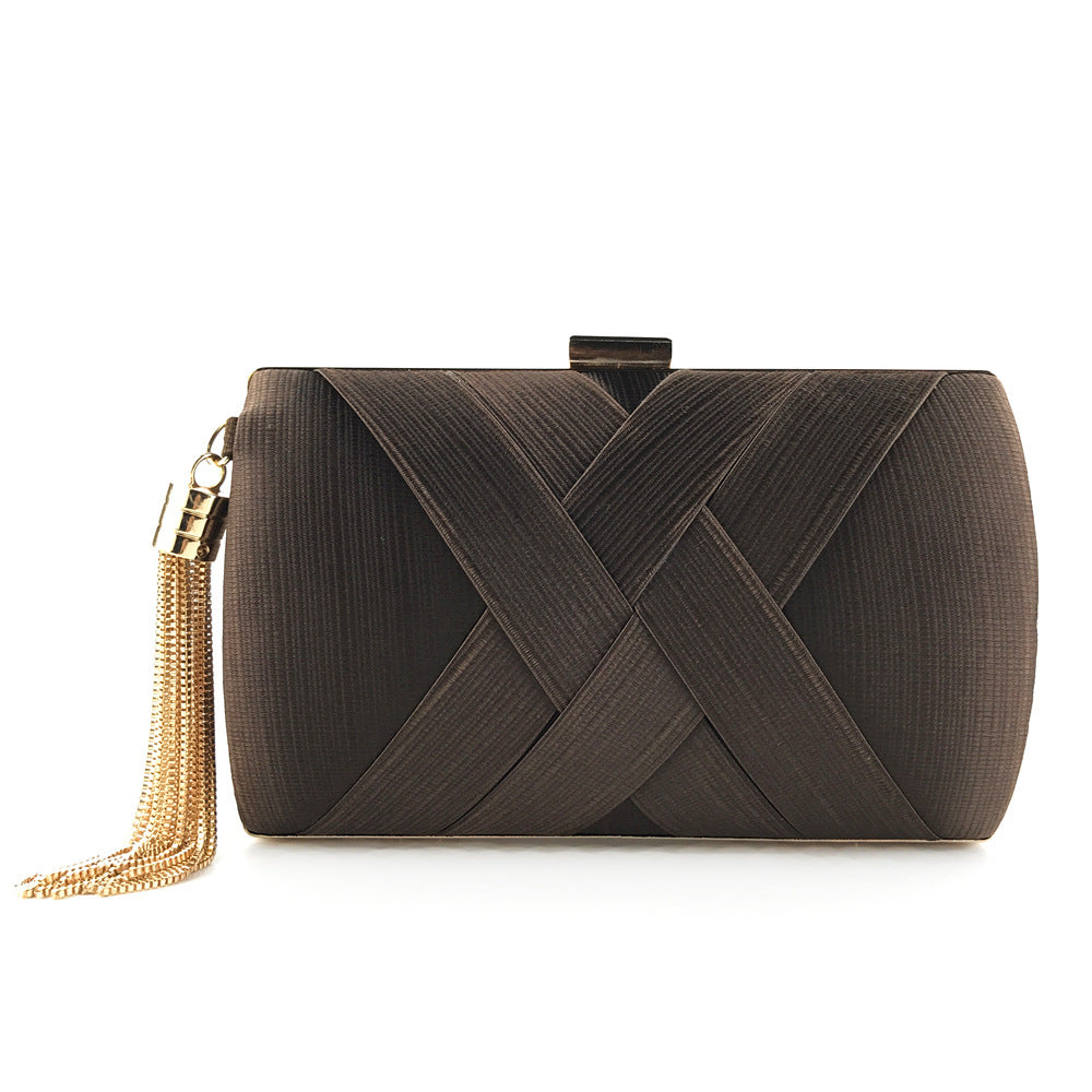 Clutch de Fiesta de Satén con Borla – Chocolate