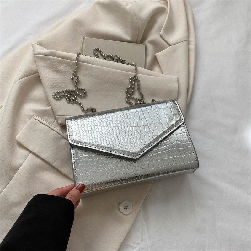 Bolso Bandolera Efecto Croco con Solapa – Plata
