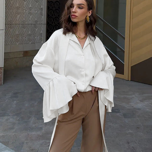 Blusa de Satén con Lazada al Cuello y Manga Campana – Marfil