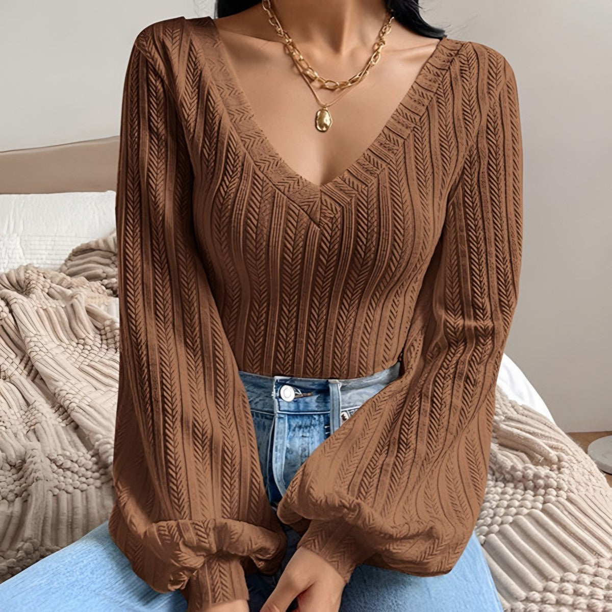 Top de Punto Escote en V con Manga Abullonada – Camel