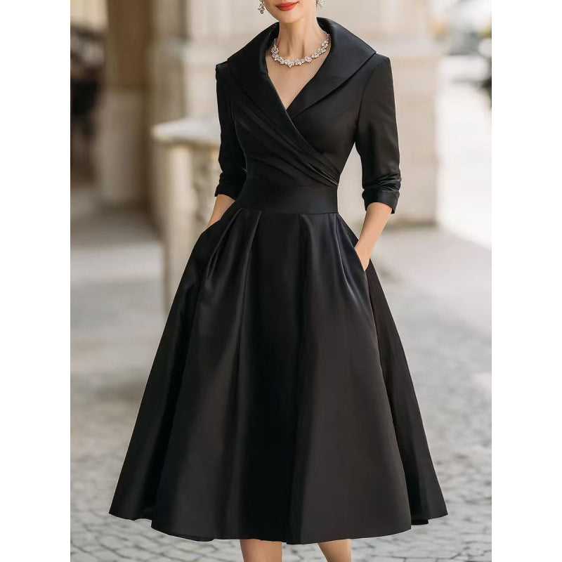 Vestido Midi de Vuelo con Cuello Solapa – Negro