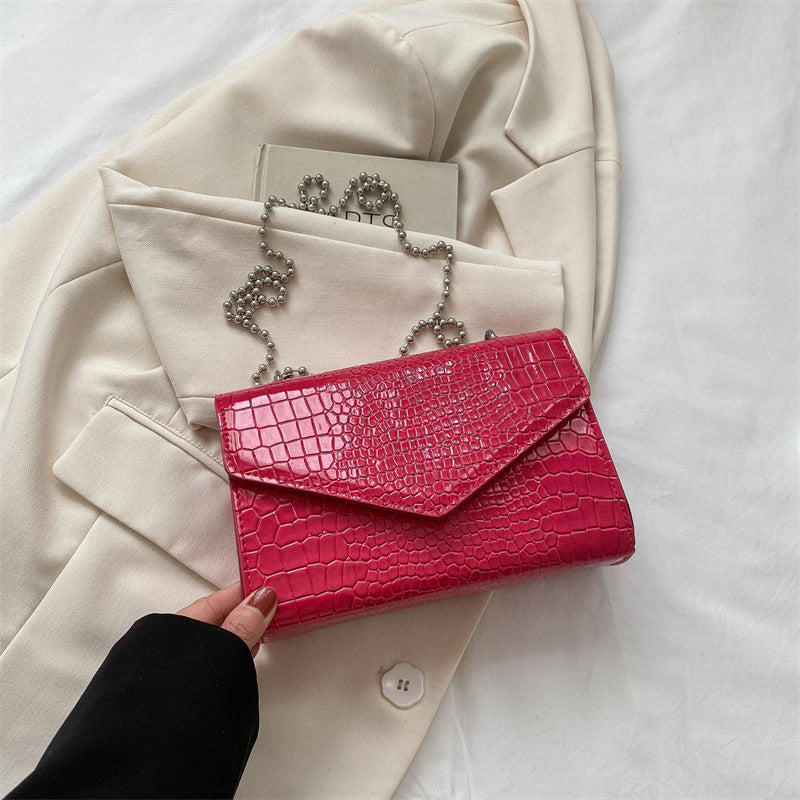Bolso Bandolera Efecto Croco con Solapa – Frambuesa