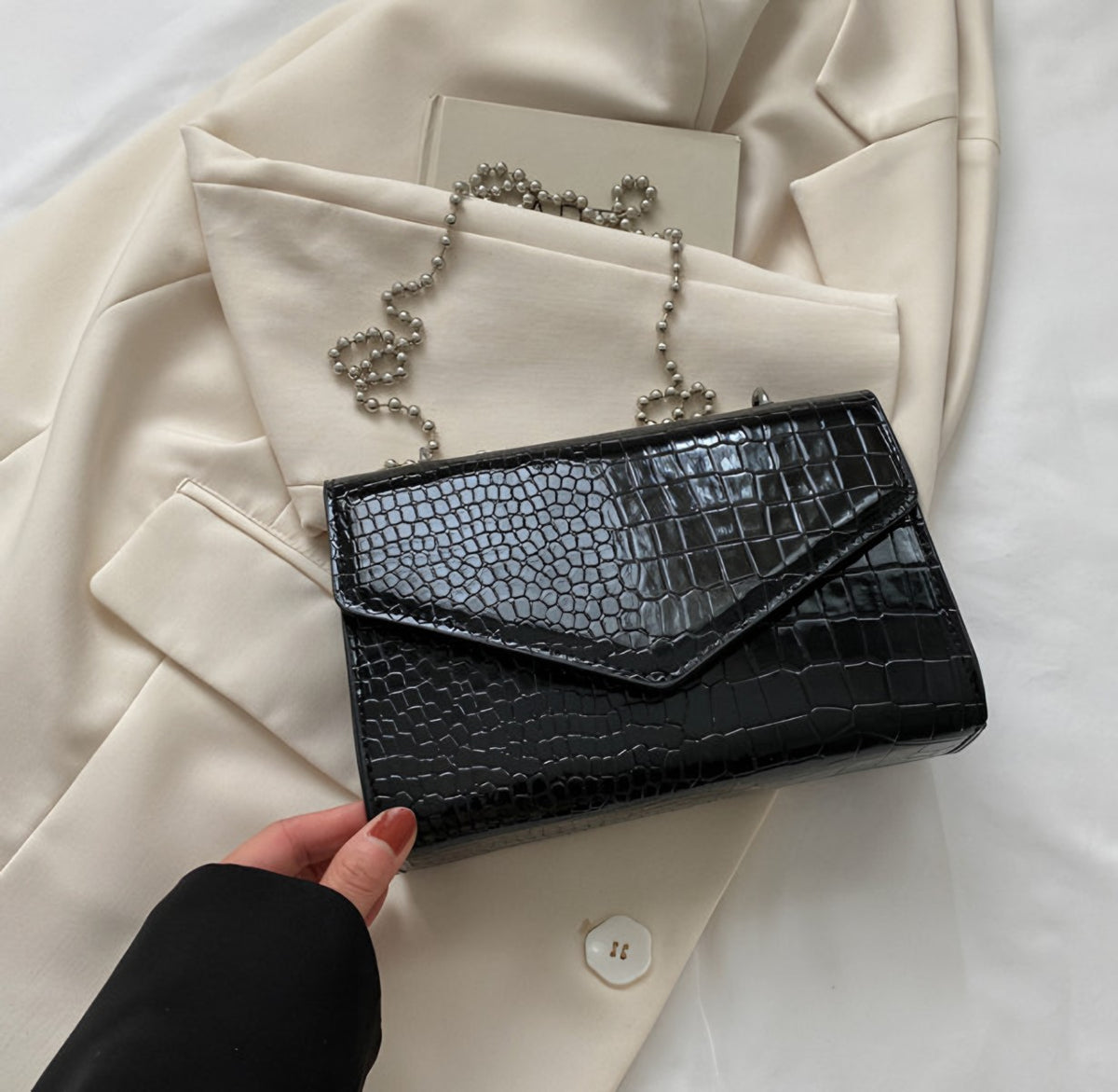Bolso Bandolera Efecto Croco con Solapa – foto 2