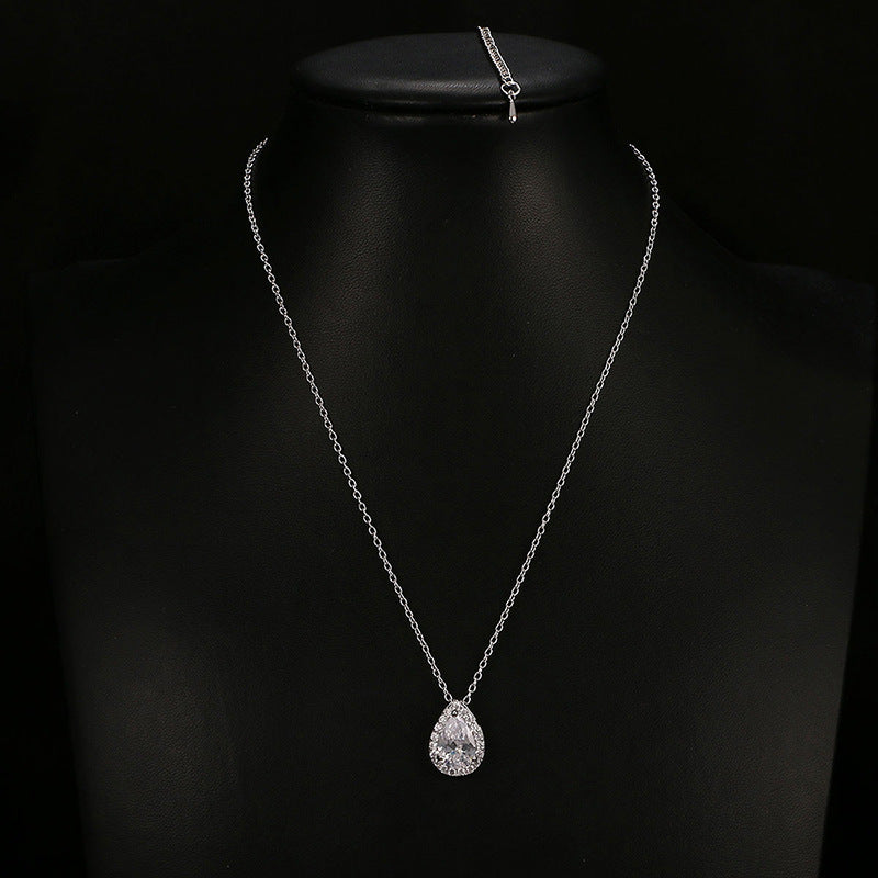 Conjunto de Collar y Pendientes Gota de Circonitas – foto 4