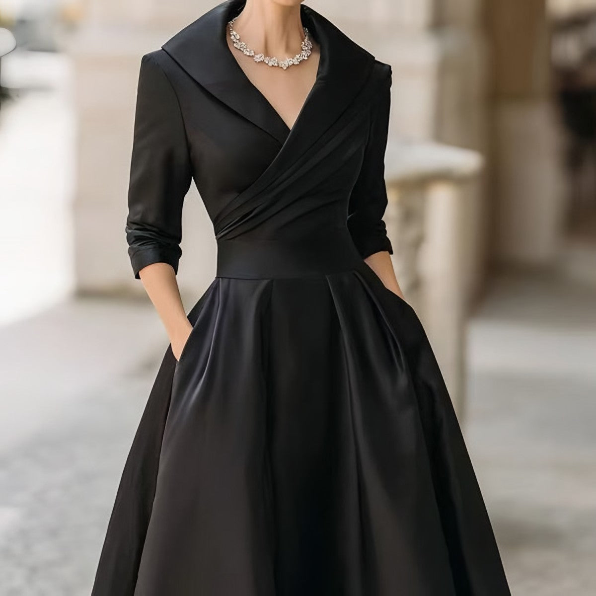 Vestido Midi de Vuelo con Cuello Solapa – foto 2